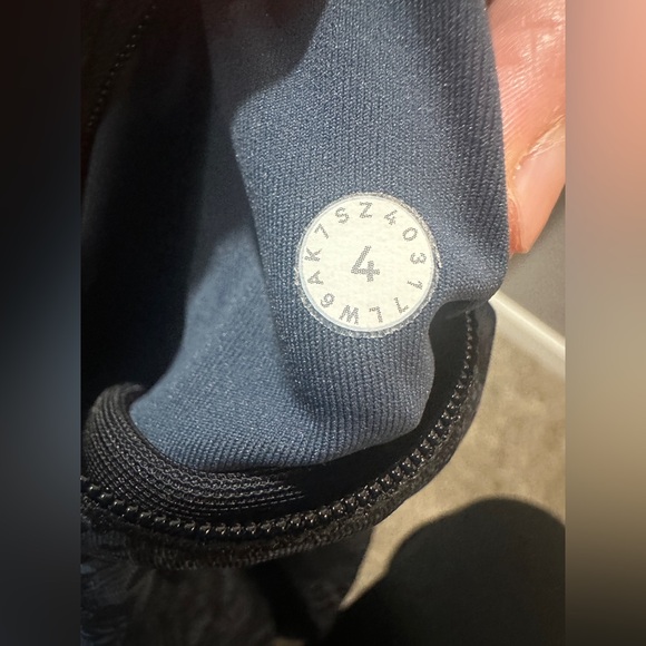 Lululemon Speed Up Crop-Nouveau Mach Blue Black - Picture 12 of 12